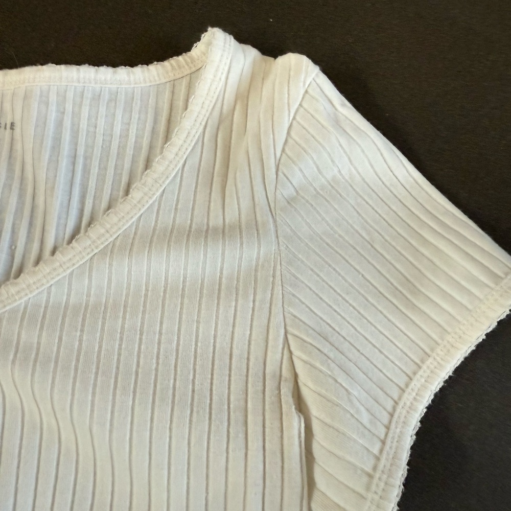 American Eagle Basic Button Cropped Tee - image 5